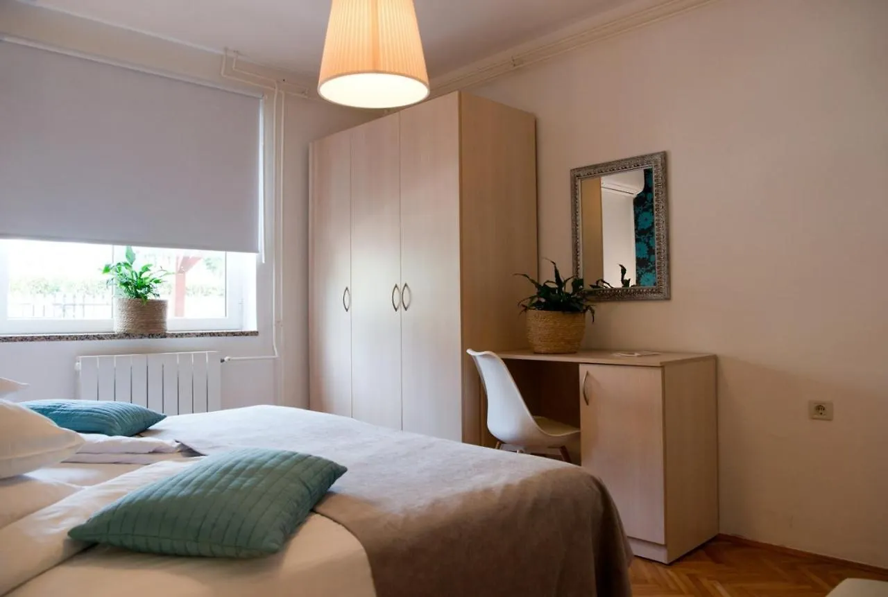 Guest house Apartments Sandra Porec